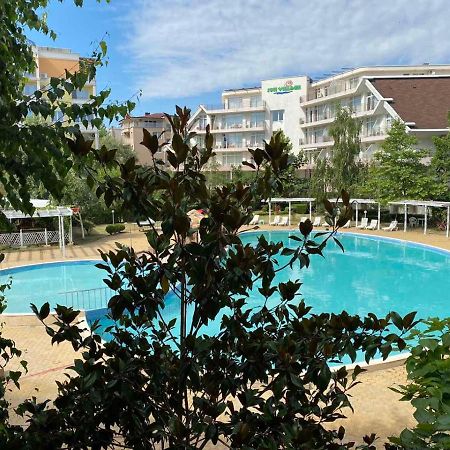 Yves 2 Bed Apart At Sun Village Sunny Beach Not Far Away From The Sea Eksteriør bilde