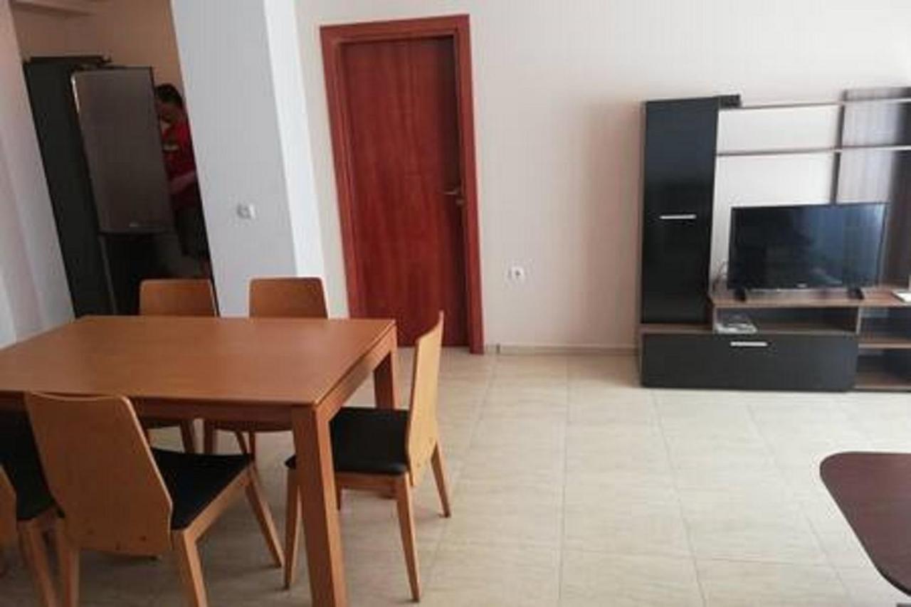 Yves 2 Bed Apart At Sun Village Sunny Beach Not Far Away From The Sea Eksteriør bilde