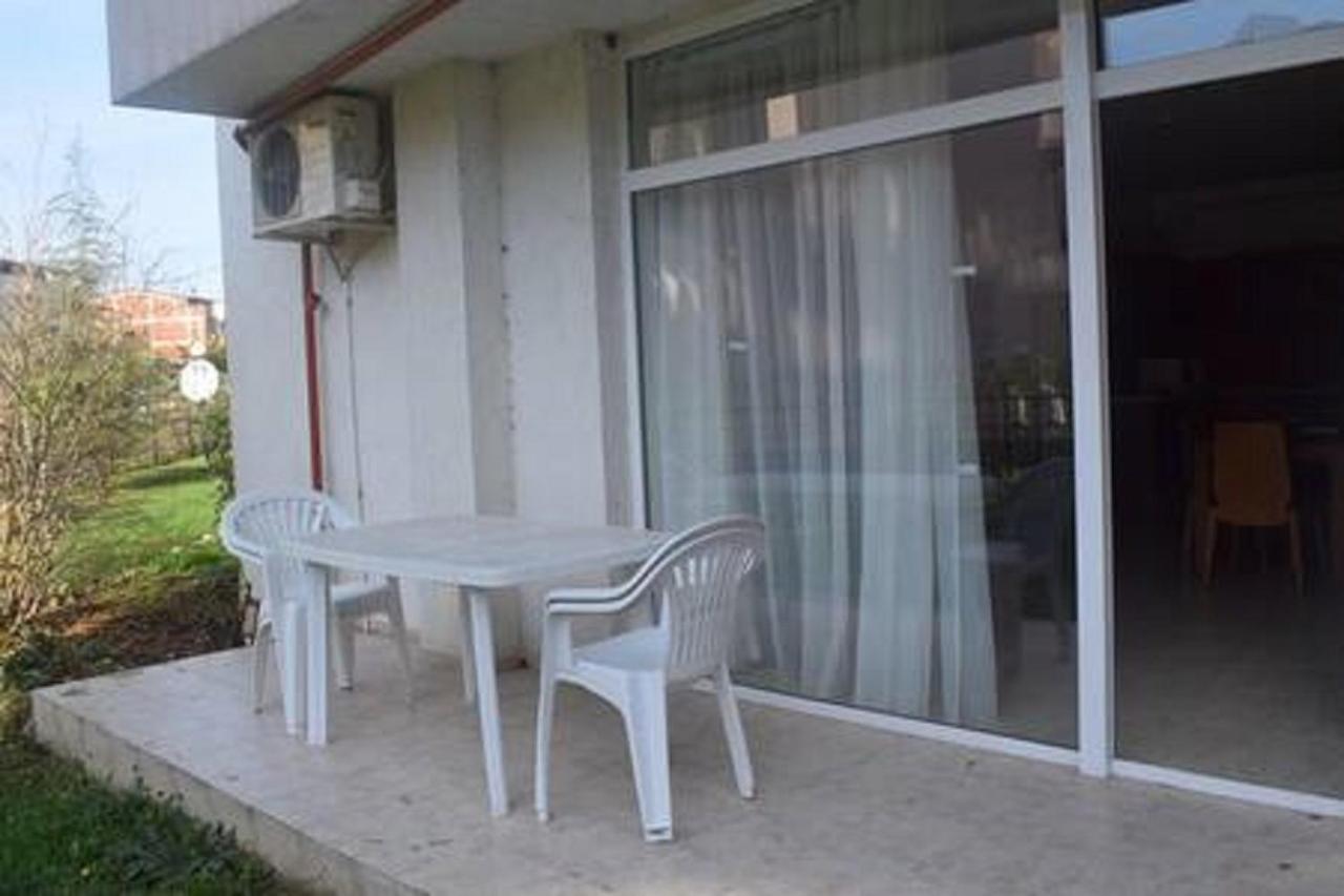Yves 2 Bed Apart At Sun Village Sunny Beach Not Far Away From The Sea Eksteriør bilde