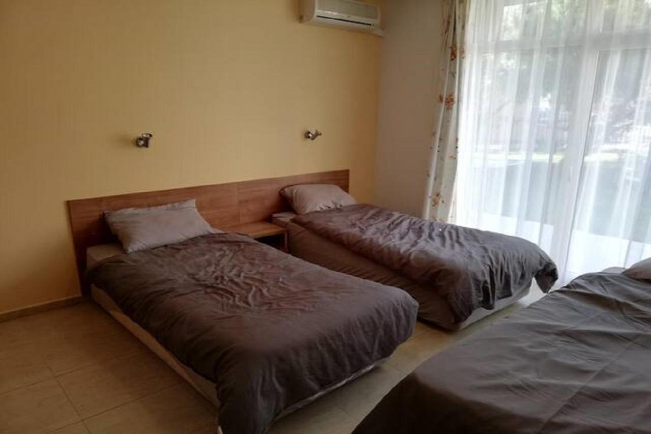 Yves 2 Bed Apart At Sun Village Sunny Beach Not Far Away From The Sea Eksteriør bilde