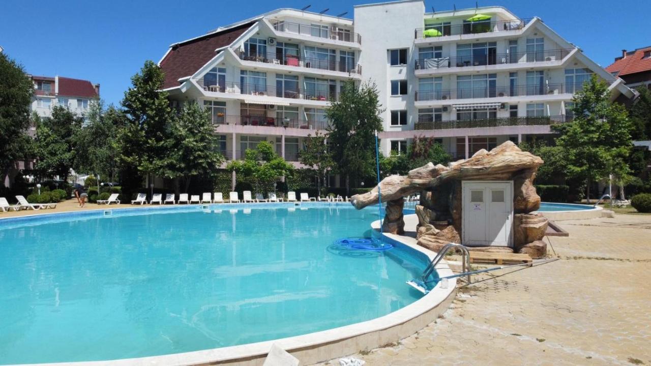 Yves 2 Bed Apart At Sun Village Sunny Beach Not Far Away From The Sea Eksteriør bilde
